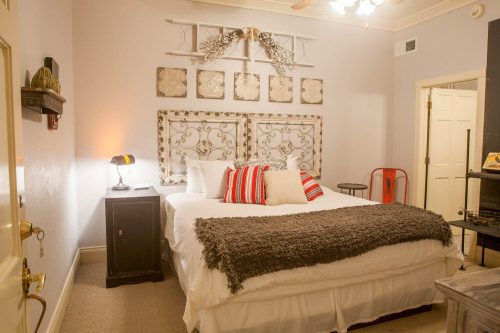 Room B boutique hotel mason texas 51